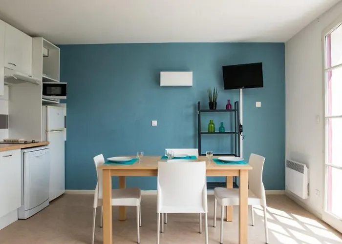 Maison Spacieuse Avec Terrasse Pour 8 Personnes - Api-1-52-1371 * Carla-Bayle