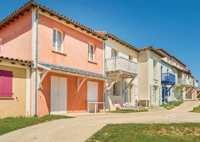 Maison Spacieuse Avec Terrasse Pour 8 Personnes - Api-1-52-1371 *