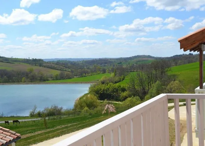 Maison Spacieuse Avec Terrasse Pour 8 Personnes - Api-1-52-1371 *