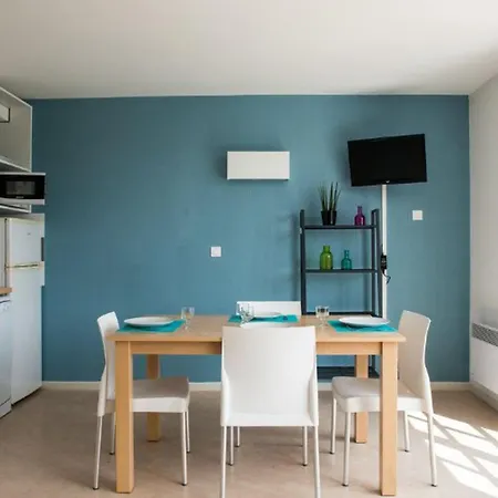 Maison Spacieuse Avec Terrasse Pour 8 Personnes - Api-1-52-1371 * Carla-Bayle