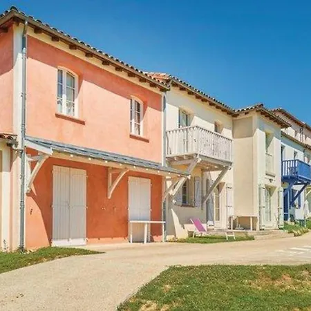 Maison Spacieuse Avec Terrasse Pour 8 Personnes - Api-1-52-1371 *